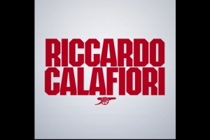 官方：卡拉菲奥里当选阿森纳8月最佳球员，他出战3次贡献1球2助攻